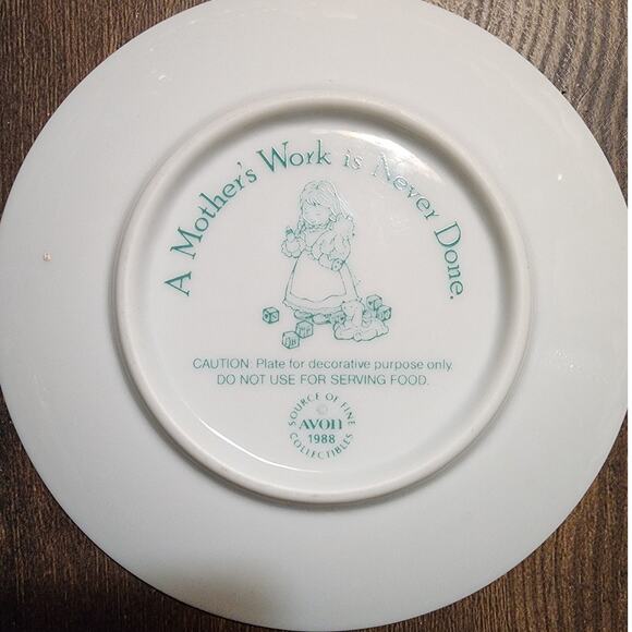 Avon a mother's work is never done Mother's Day 1988 Plate - Picture 3 of 5